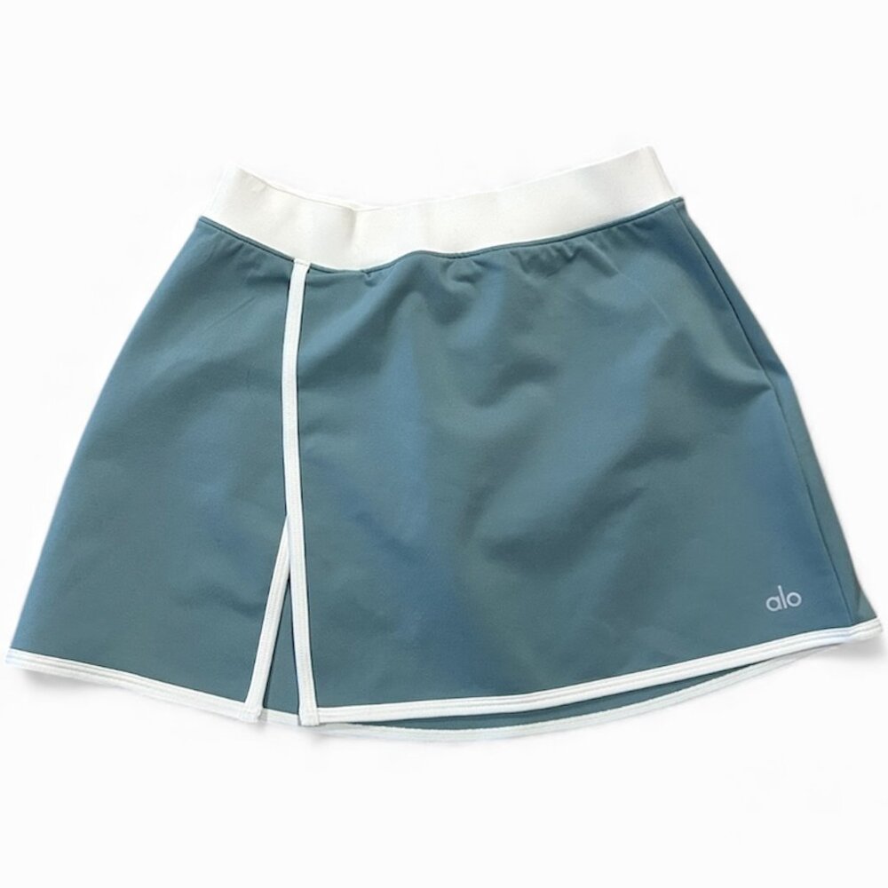 Alo Airbrush Streamlined Skirt in Botanical Green / Ivory XS